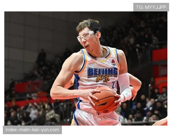 北京首钢96-70大胜福建 周琦领衔全场52个篮板与11记三分球